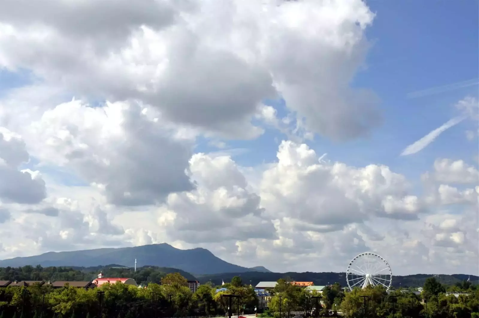 Scenic view of Pigeon Forge Parkway attractions