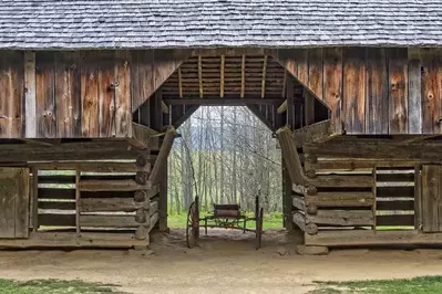 old cantilever barn in cades cove
