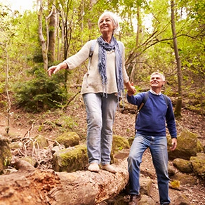 couple hiking in the Smoky Mountains