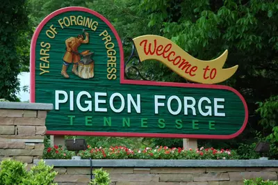 Pigeon Forge welcome sign