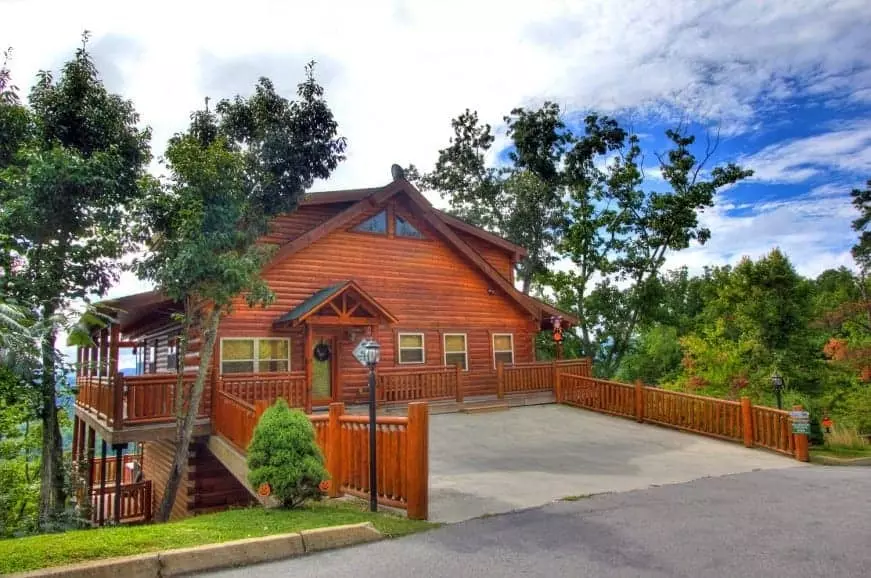 The exterior of the Majestic Escape cabin.