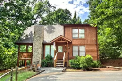 Unforgettable, a one bedroom cabin in Pigeon Forge.