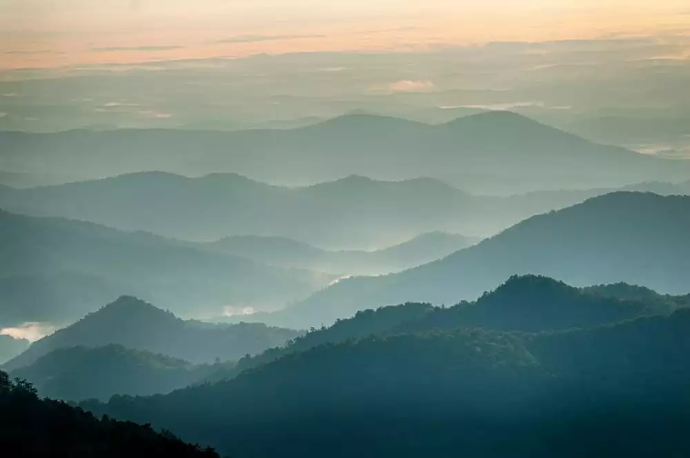 Beautiful photo of the Great Smoky Mountains.