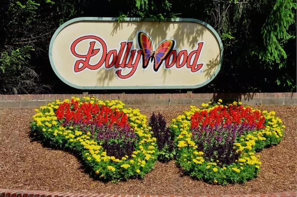 The entrance to the Dollywood theme park.