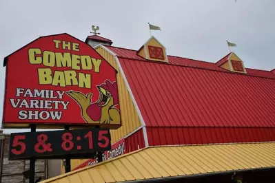 comedy barn show in pigeon forge