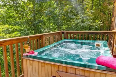 hot tub in 3 bedroom cabin