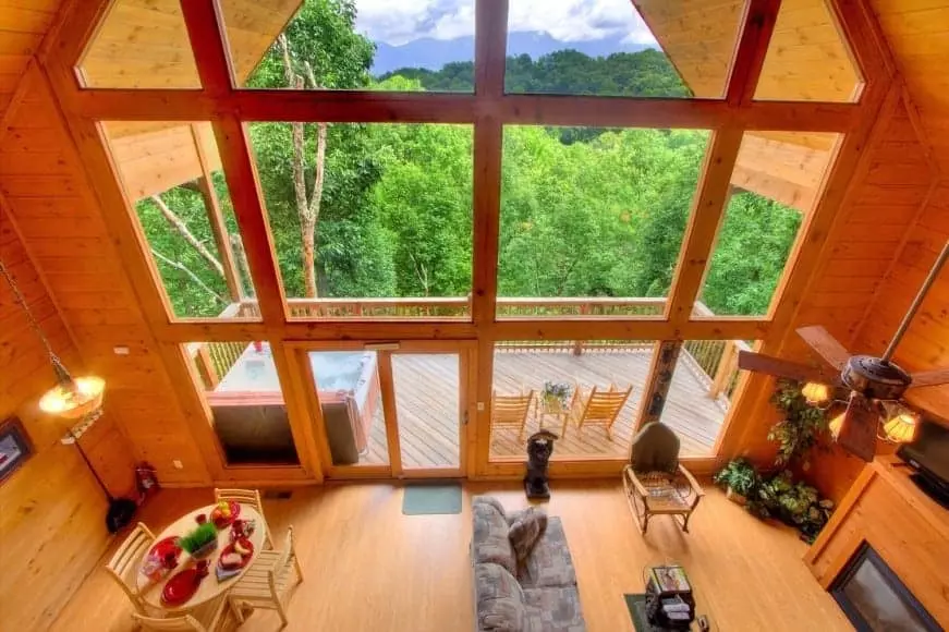 The living room of the Majestic View cabin.