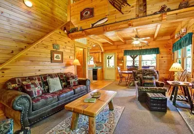 Ben's Hideout cabin rental in Pigeon Forge living room view