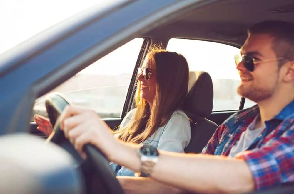 couple driving to a Pigeon Forge getaway