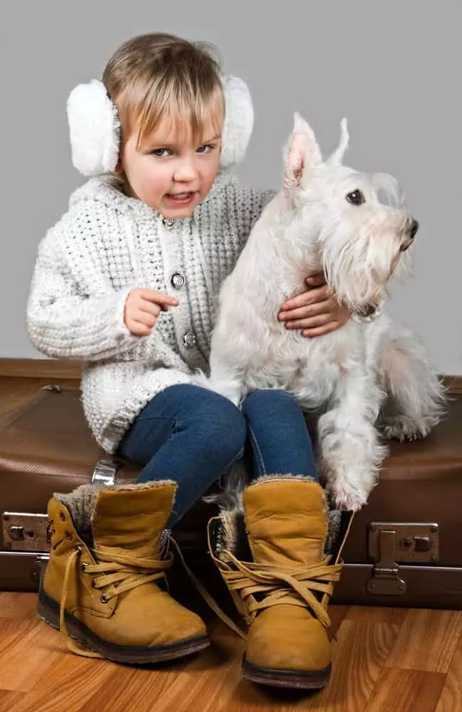 child enjoying a pet friendly Gatlinburg cabin rental