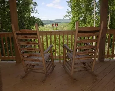 two rocking chairs at a Gatlinburg cabin