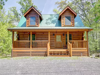 BEAR CUB HIDEAWAY