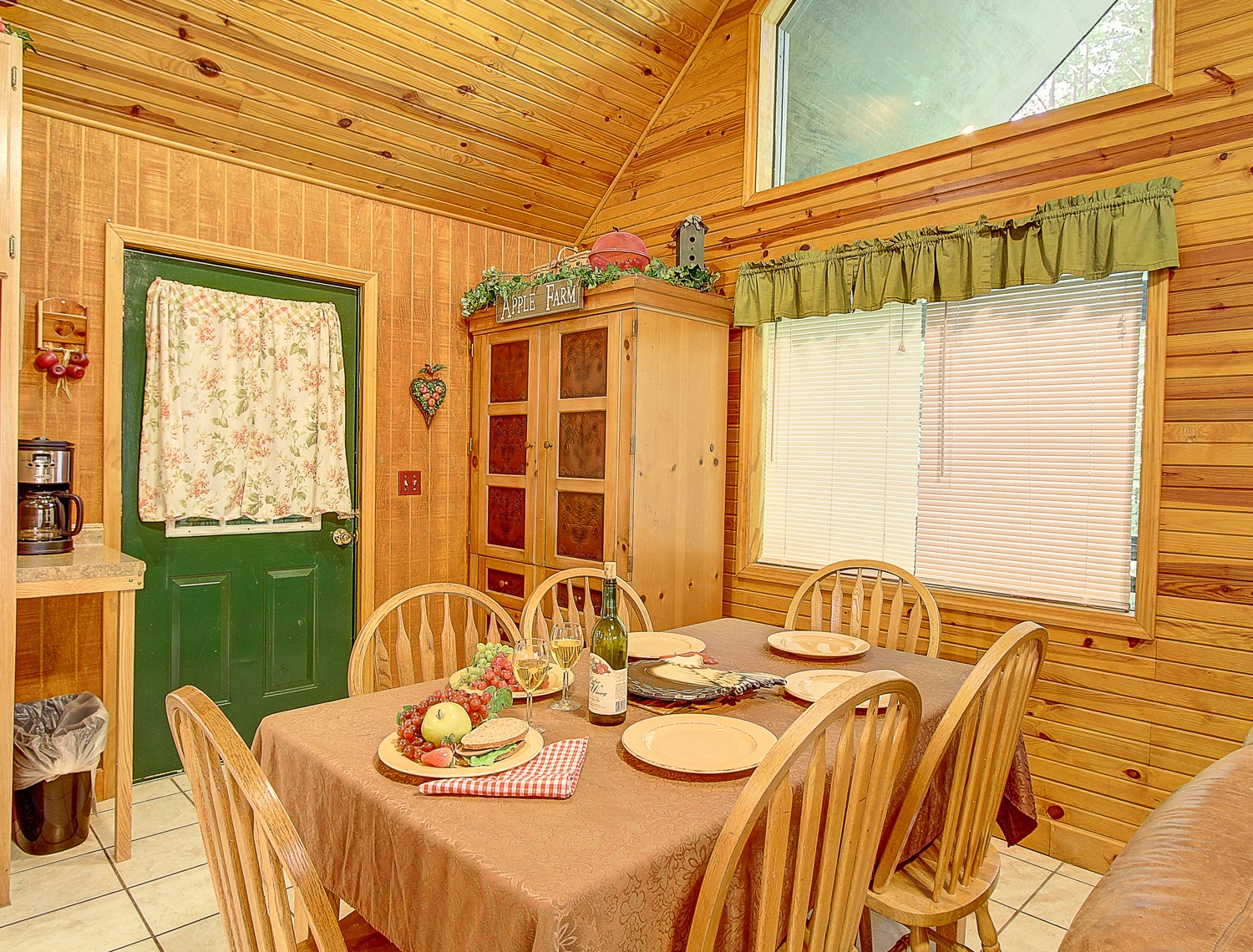 3 Bedroom Cabin Rental in Sevierville Bear Paw
