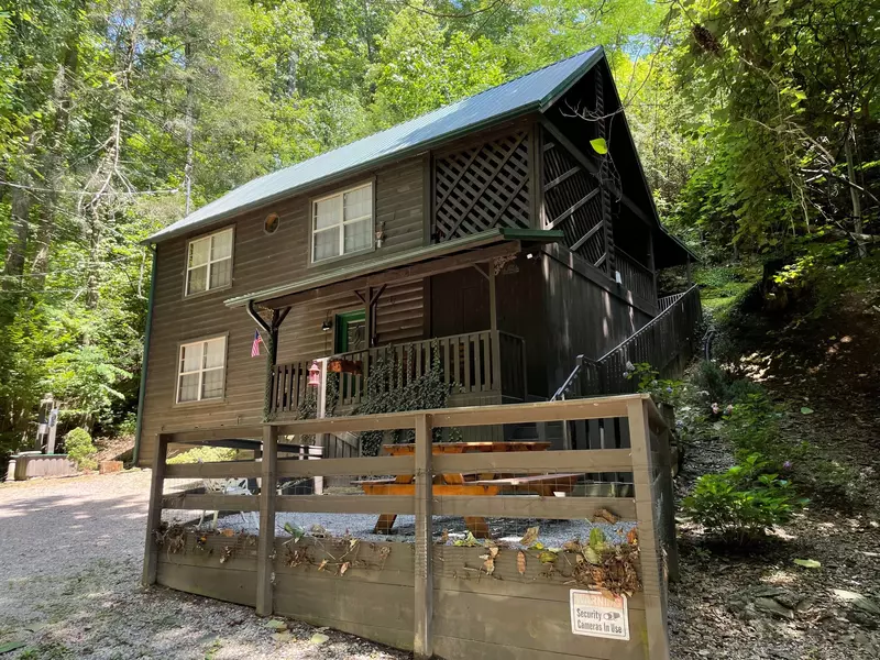 3 Bedroom Cabin Rental in Sevierville Bear Paw