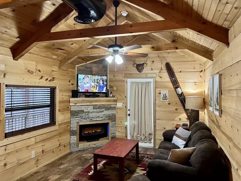 COZY TIME CABIN