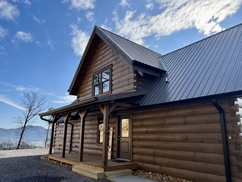 CABIN ON THE ROCKS