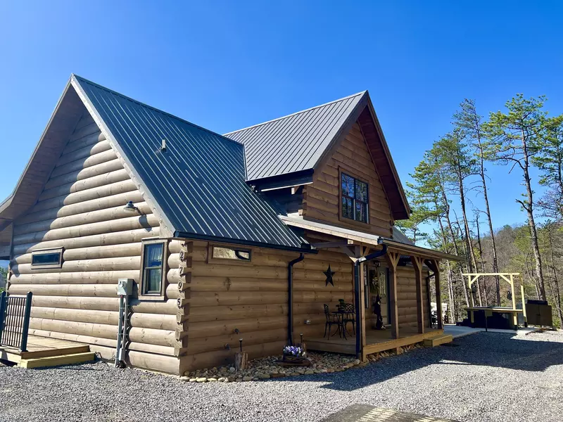 CABIN ON THE ROCKS