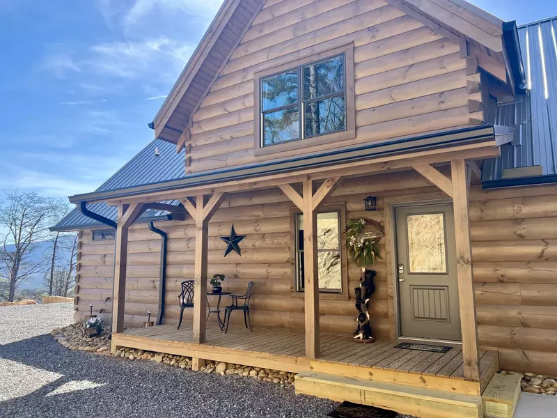 CABIN ON THE ROCKS