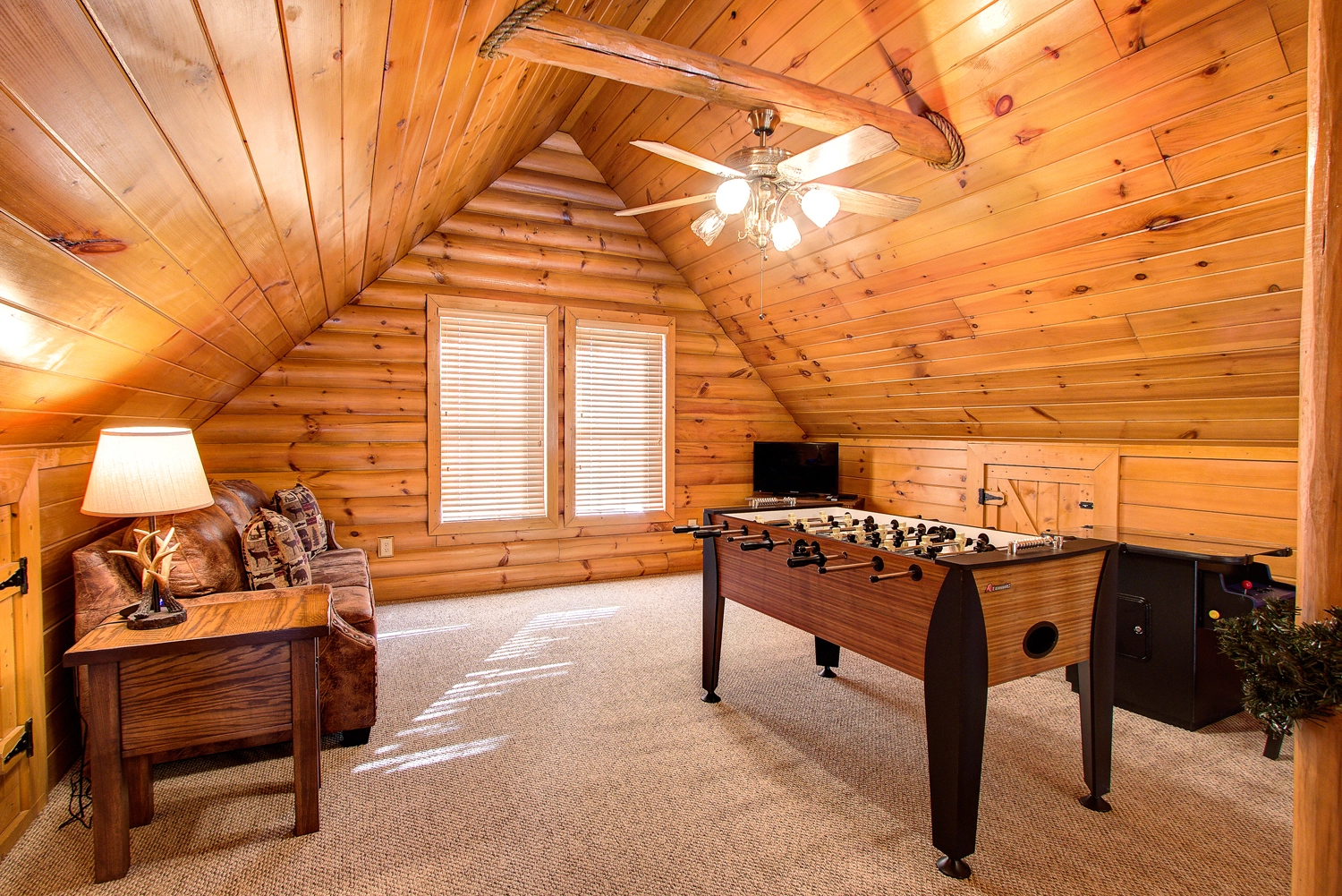 GAME ROOM (LOFT)