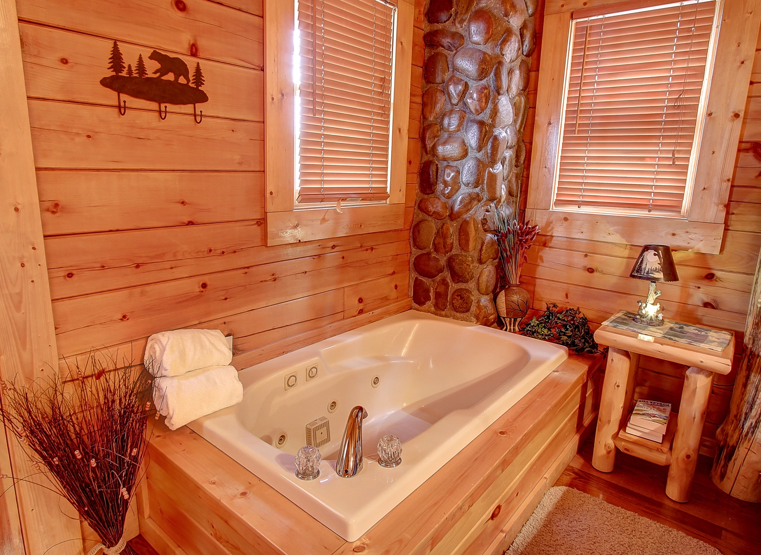 JACUZZI (IN BEDROOM)