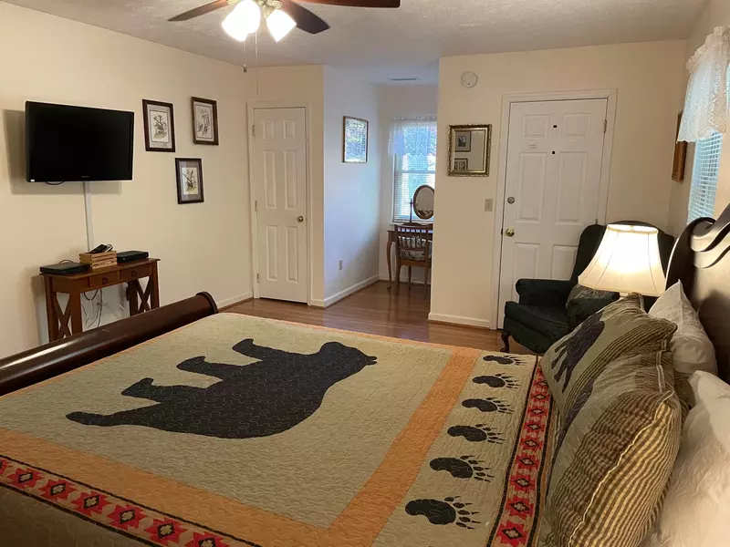 EVERGREEN LODGE