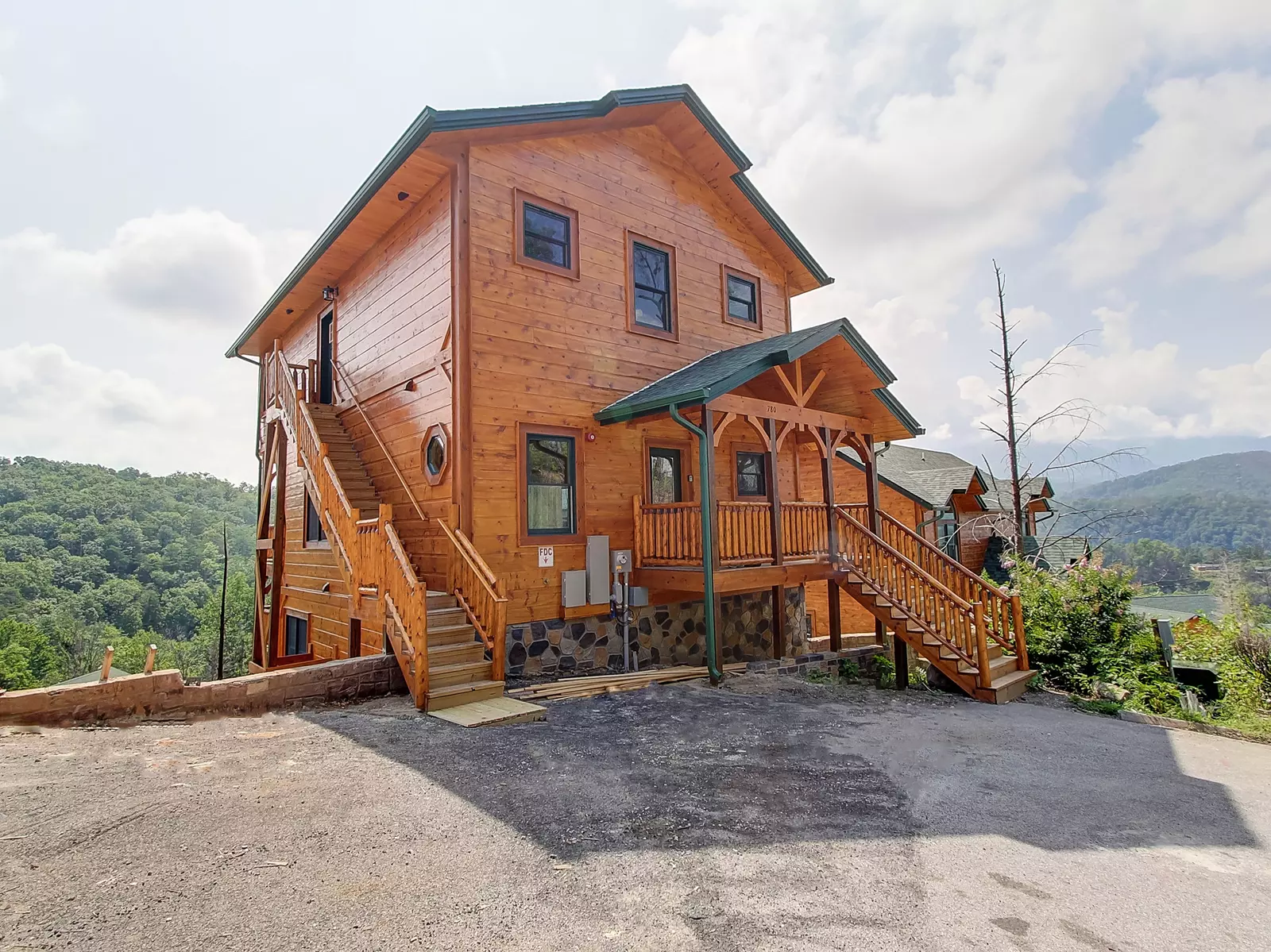 Lookout mountain pet friendly cabin sales rentals