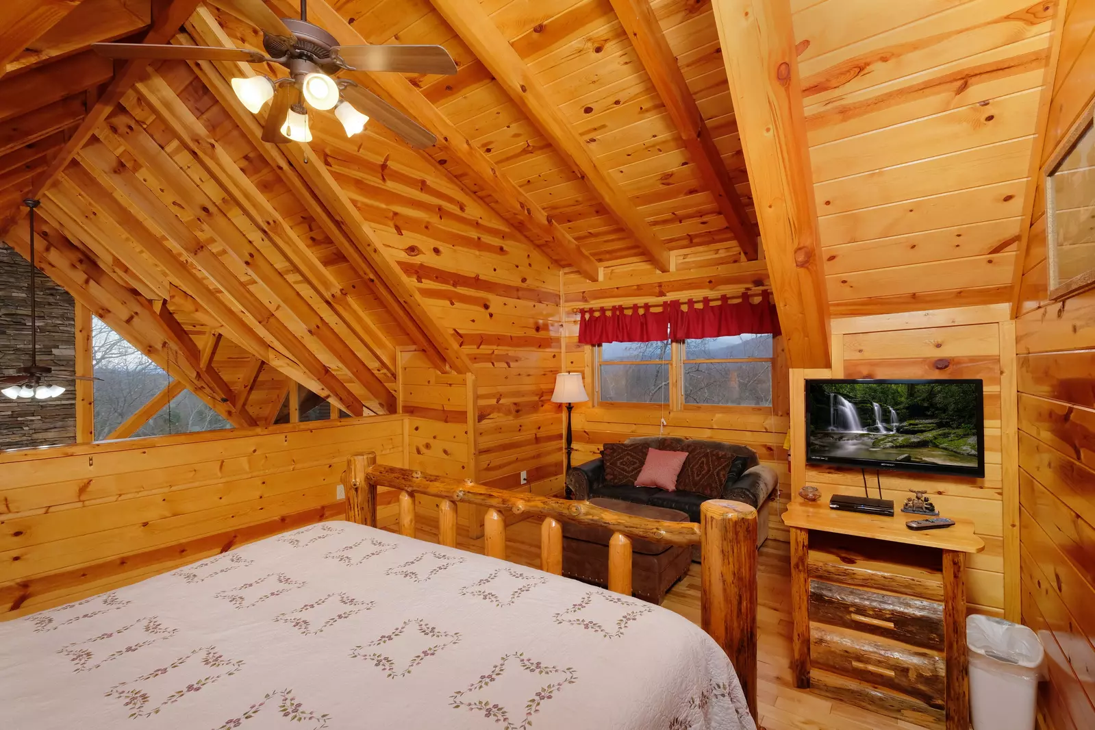 3 Bedroom Cabin Rental in Sevierville Summit View