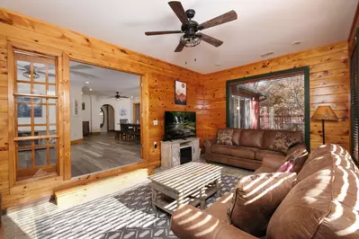 The Great Smoky Getaway- 3 Bedroom