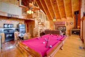 A-living-room-with-a-pool-table-at-a-cabin-in-the-Smoky-Mountains.jpg-300x200[1]