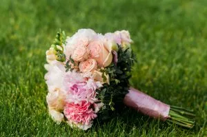 beautiful-wedding-bouquet-on-green-grass-300x199[1]