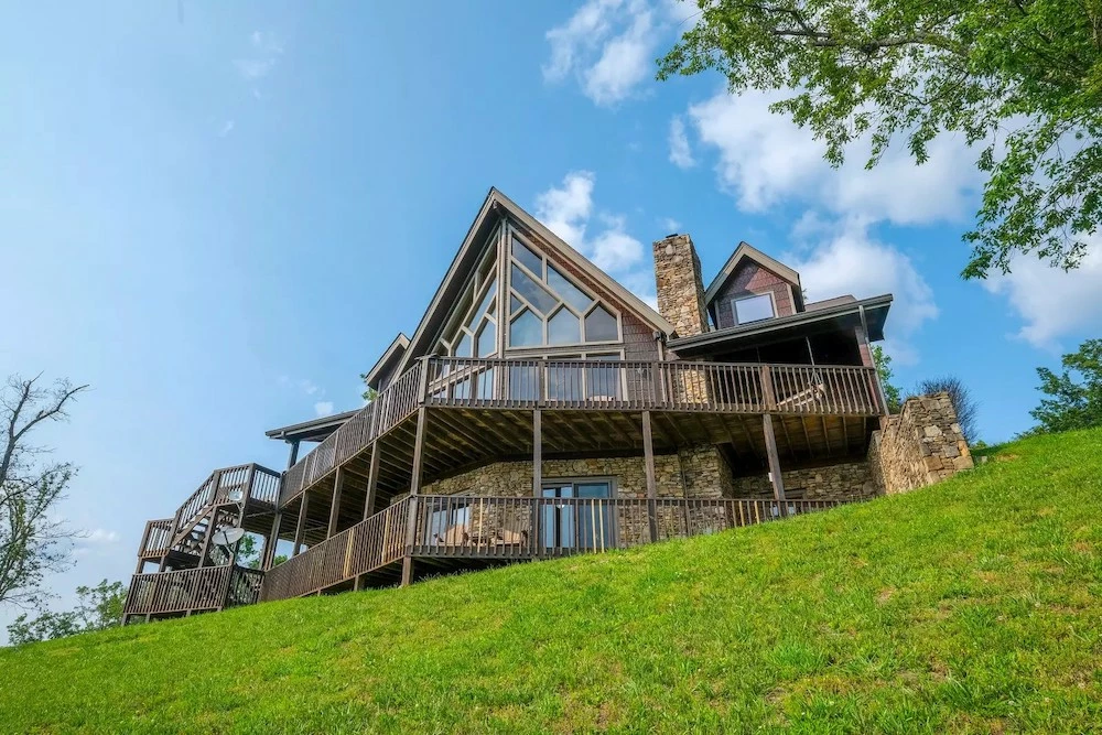 On Top of the World Smoky Mountain cabin