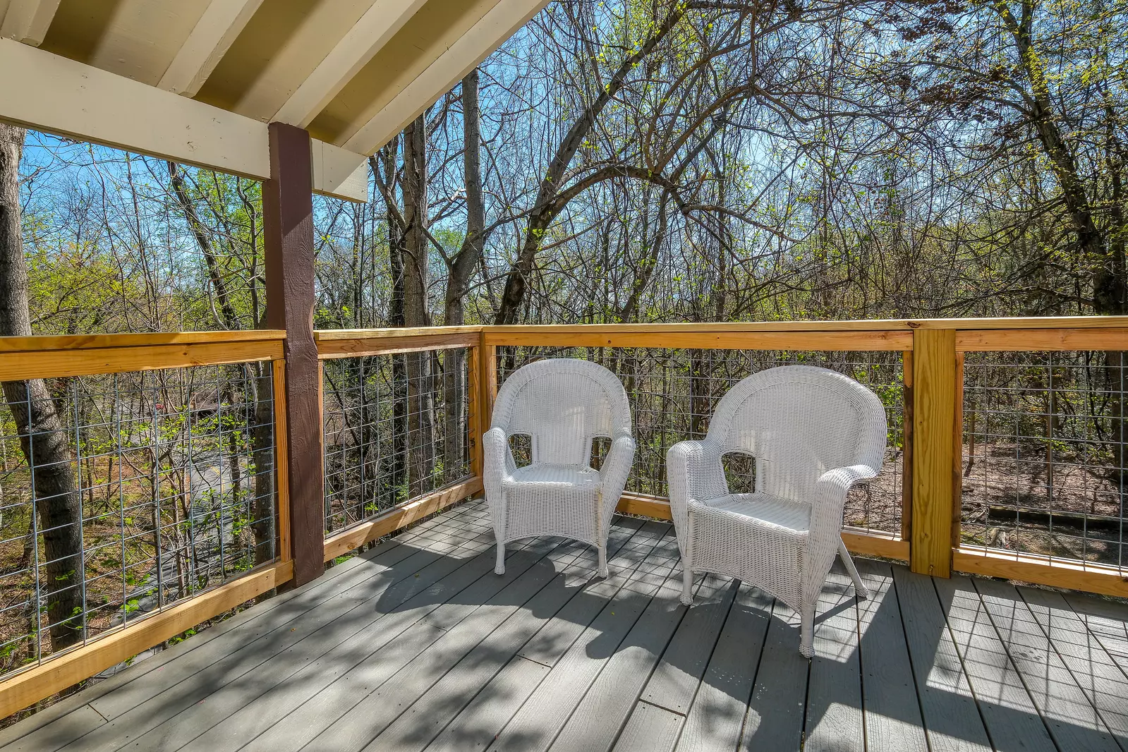 SILVER MAPLE CHALET
