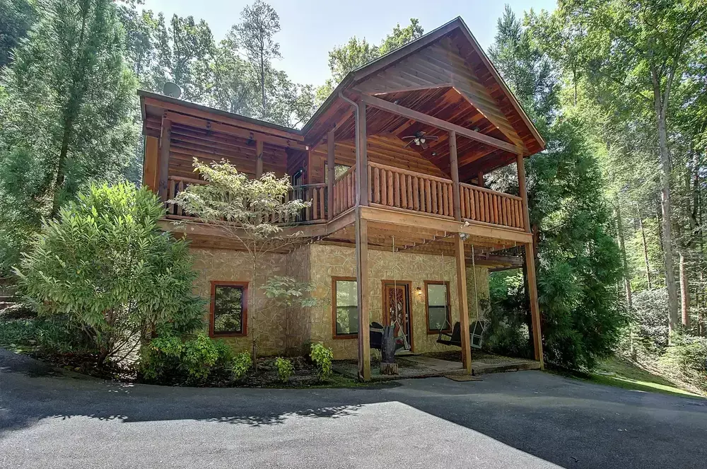 Amazing Mtn Hideaway secluded Gatlinburg cabin
