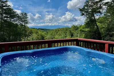 heavens view is a top 3 bedroom cabin in Pigeon Forge TN