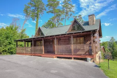 a hibernation station is one of our best rental cabins near pigeon forge tn