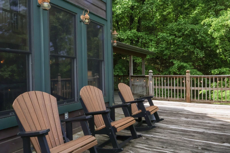 THE GOOD WOOD CABIN