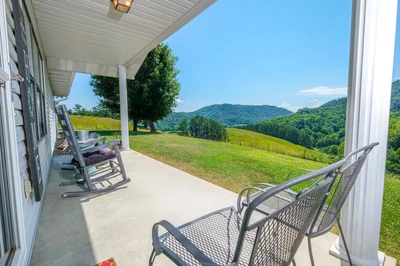 green acres farmhouse is a top Pigeon Forge cabin