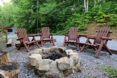 along the right path is a one bedroom cabin in Pigeon Forge