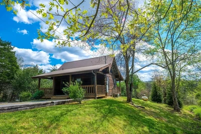a angel haven is a one bedroom cabin in Pigeon Forge