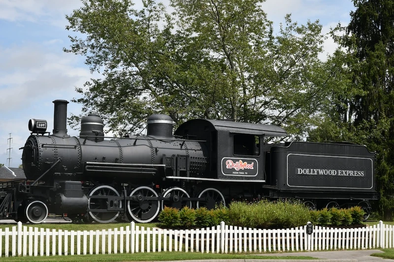 dollywood express is one of the best things to do in Dollywood