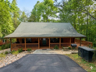 8 Bears Lodge