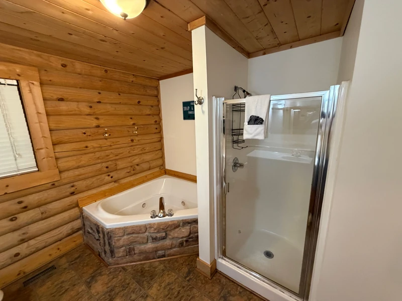 8 Bears Lodge