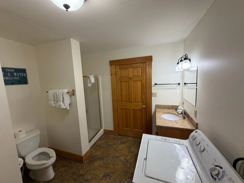 8 Bears Lodge