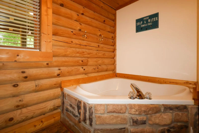 8 BEARS LODGE
