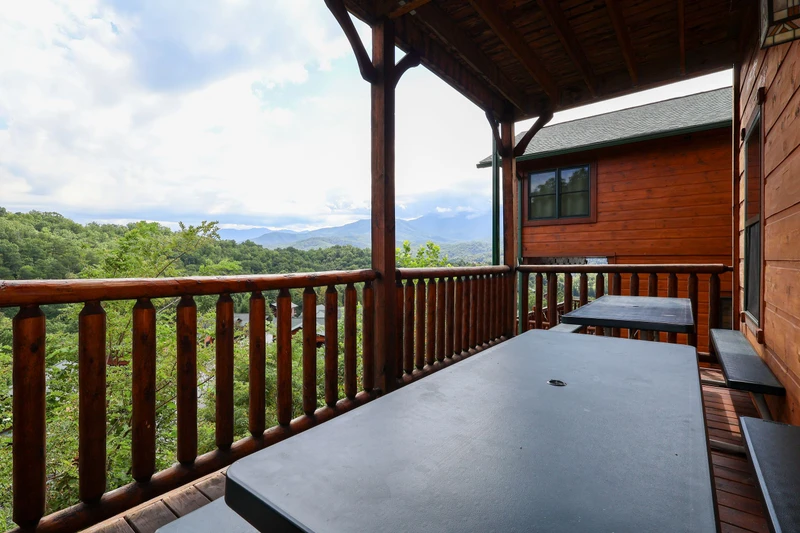 POOL VIEW LODGE