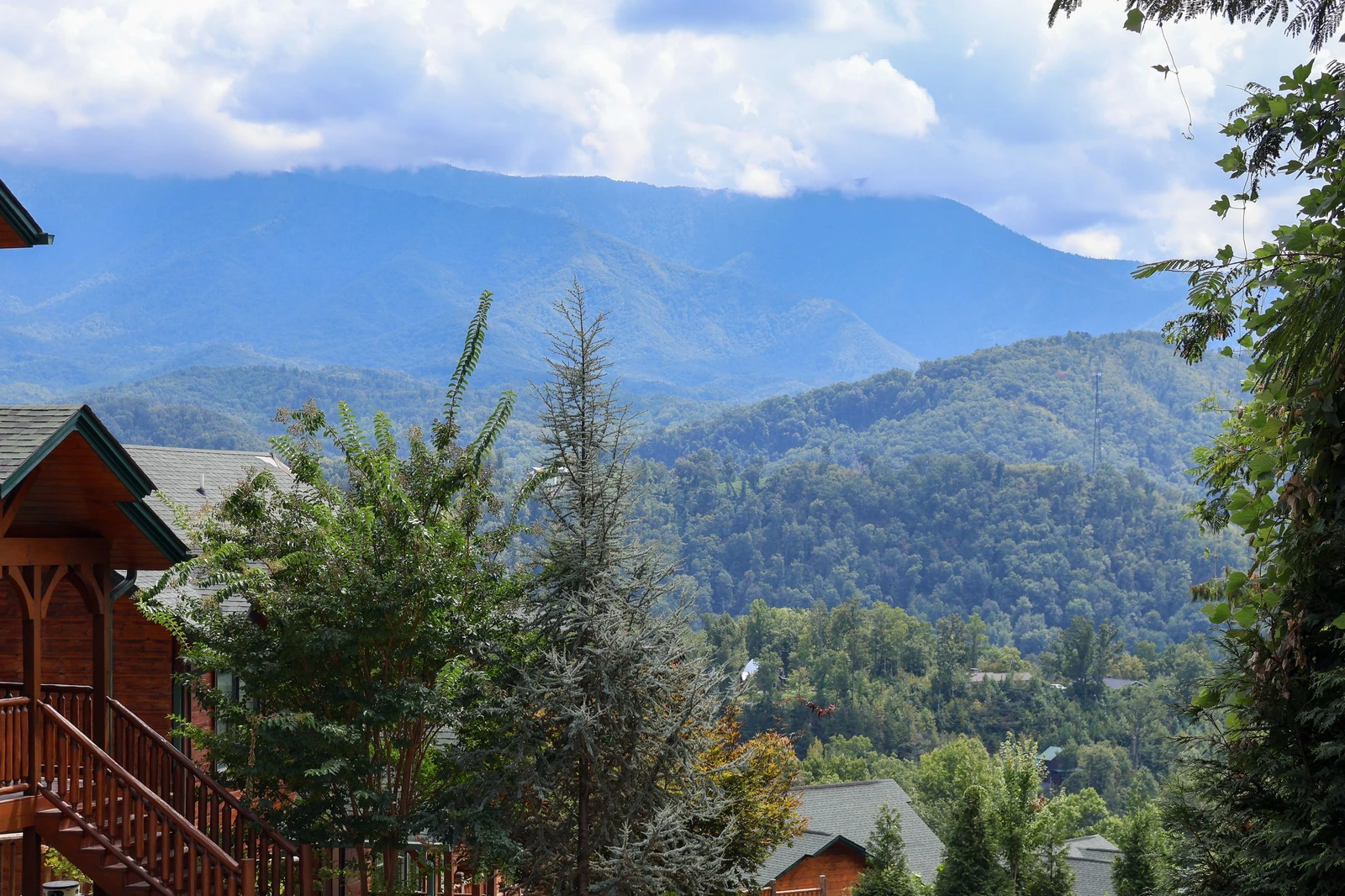 POOL VIEW LODGE