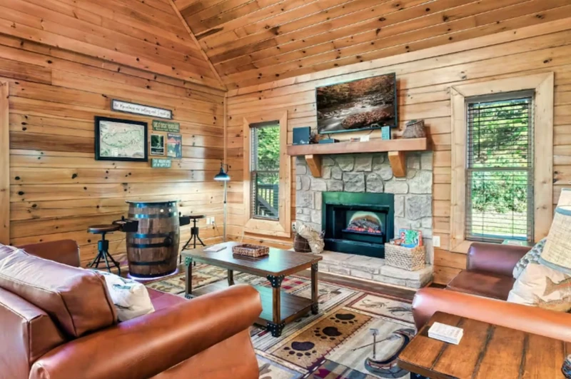 Cabin By The Creek