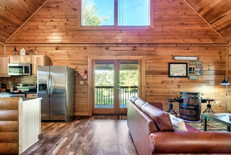 Cabin By The Creek