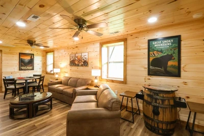 mountain mischief is an Auntie Belham's Smoky Mountain luxury cabin rental